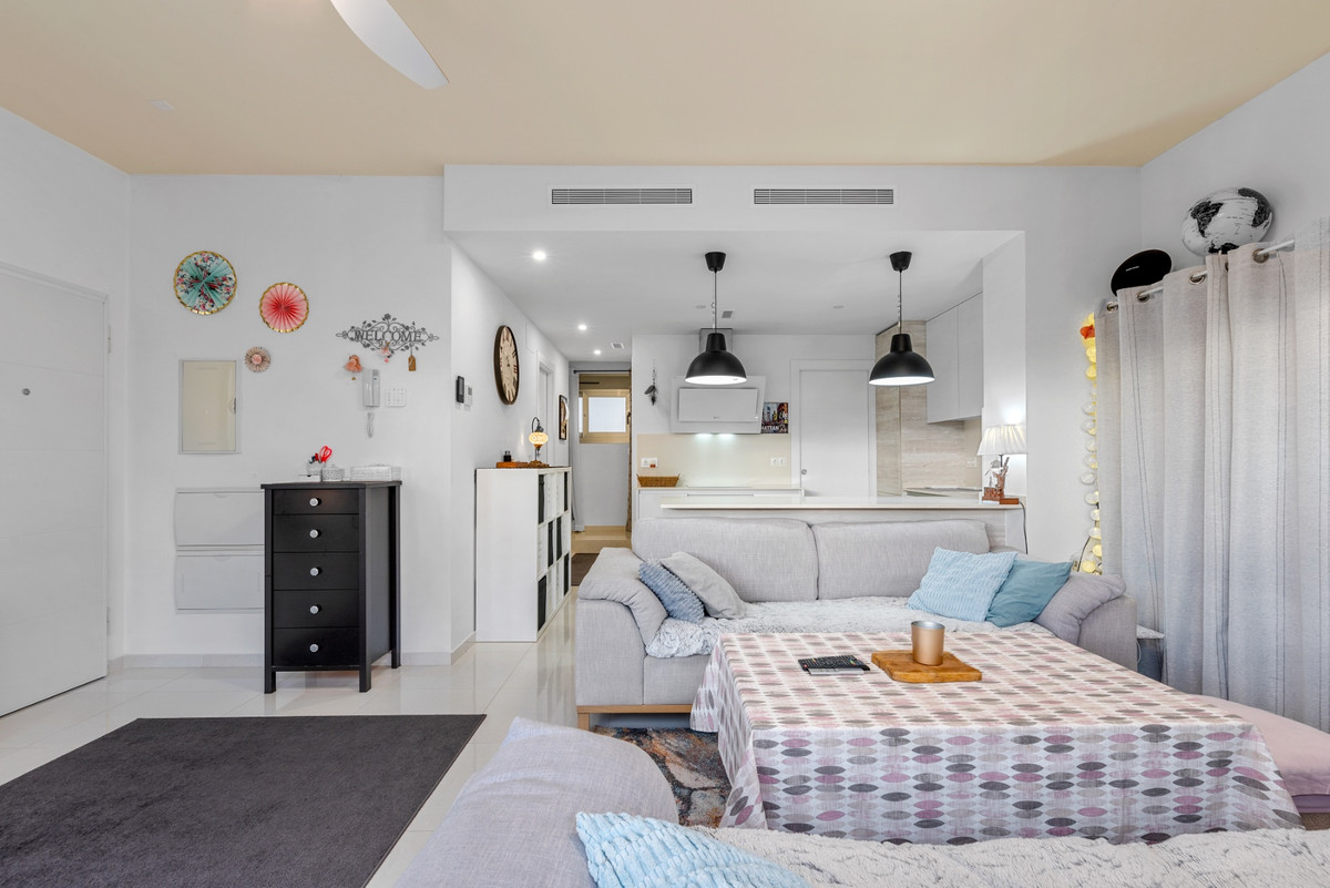 3-Bedroom Detached House in Villamartin, Orihuela Costa |... - Image 10