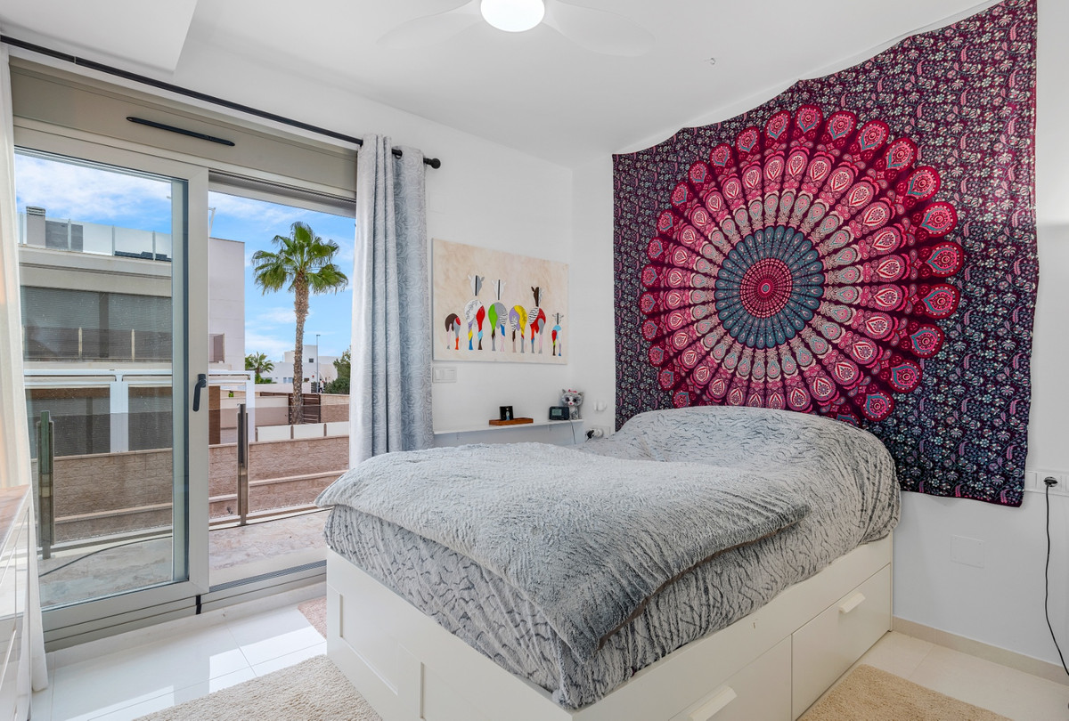 3-Bedroom Detached House in Villamartin, Orihuela Costa |... - Image 12