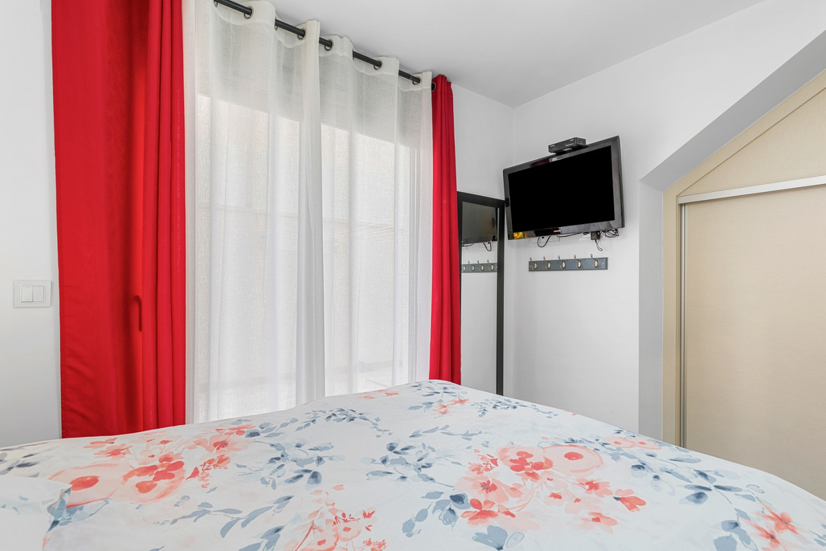 3-Bedroom Detached House in Villamartin, Orihuela Costa |... - Image 15