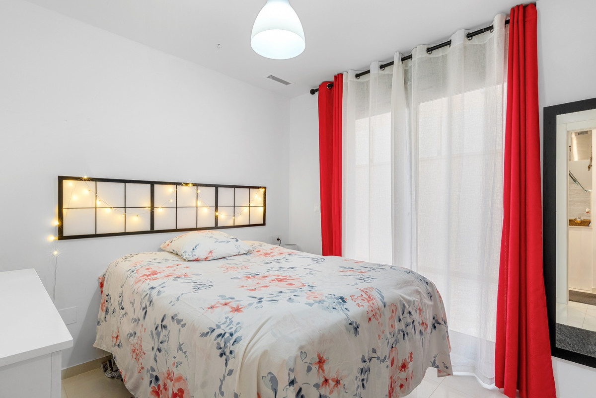 3-Bedroom Detached House in Villamartin, Orihuela Costa |... - Image 16