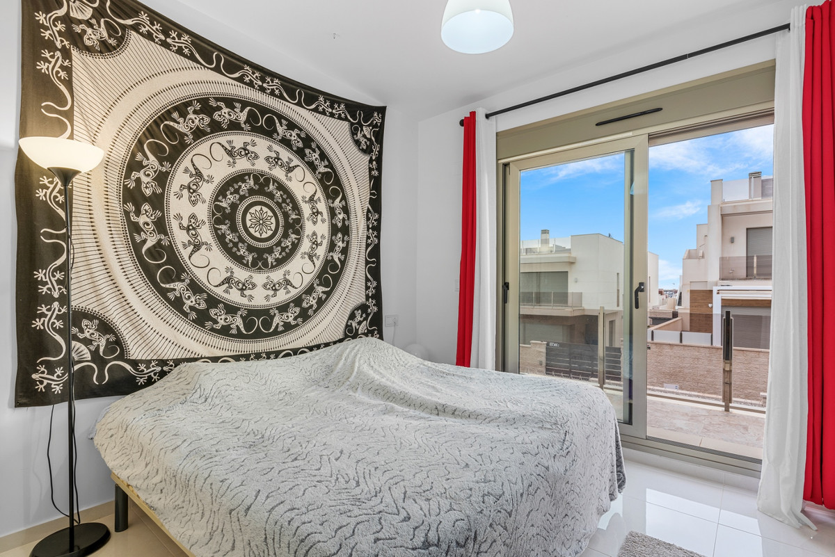 3-Bedroom Detached House in Villamartin, Orihuela Costa |... - Image 19