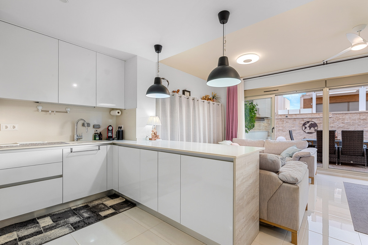 3-Bedroom Detached House in Villamartin, Orihuela Costa |... - Image 7