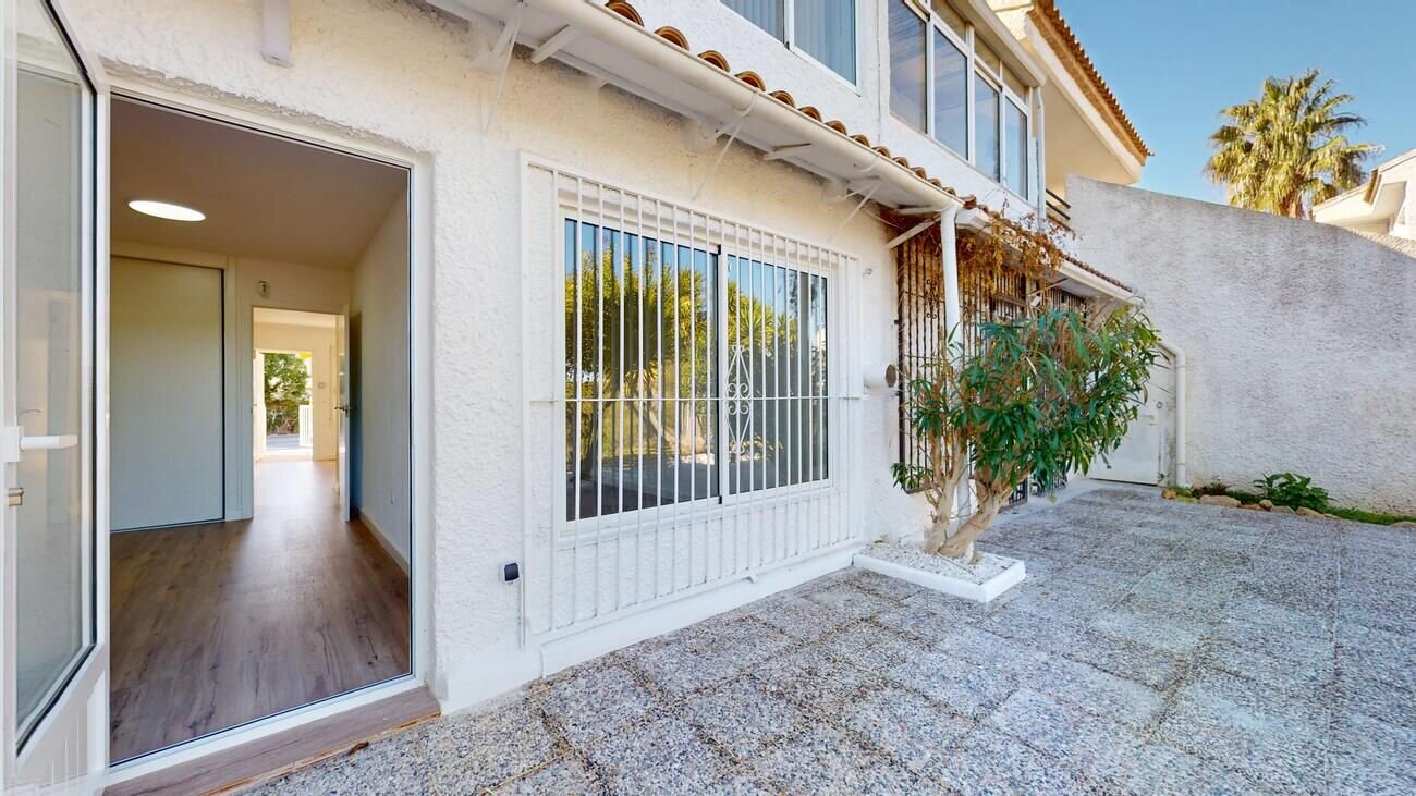 2-Bedroom Bungalow in Las Filipinas, Orihuela Costa - Image 18