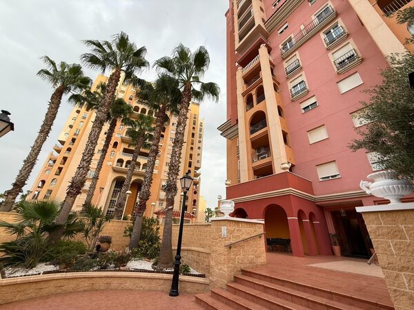 Apartamento de 3 Dormitorios en Los Frutales, Torrevieja