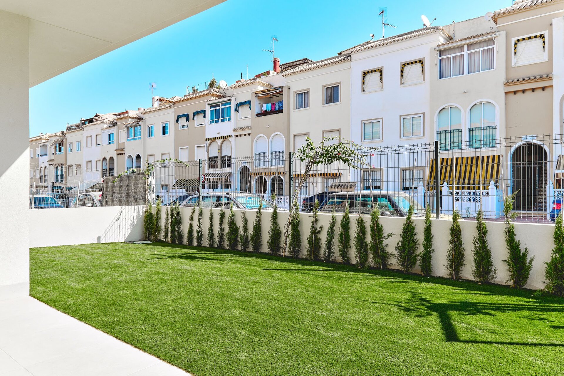2-Bedroom Bungalow in Torrevieja - Image 11