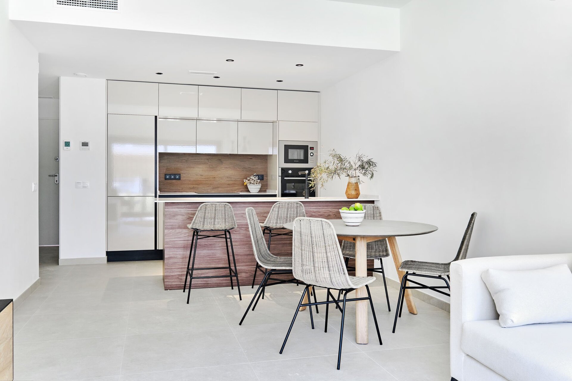 2-Bedroom Bungalow in Torrevieja - Image 19