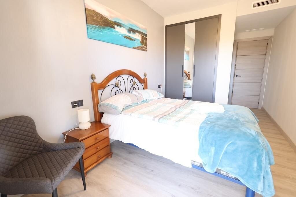 2-Bedroom Apartment in Cabo Roig, Orihuela Costa - Image 10