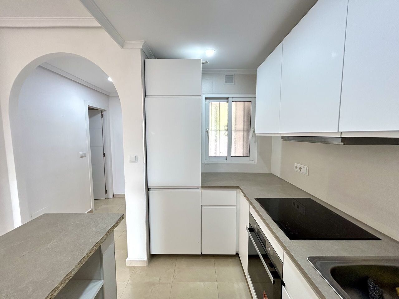 2-Bedroom Apartment in Villamartín-las Filipinas, Orihuela Costa - Image 10