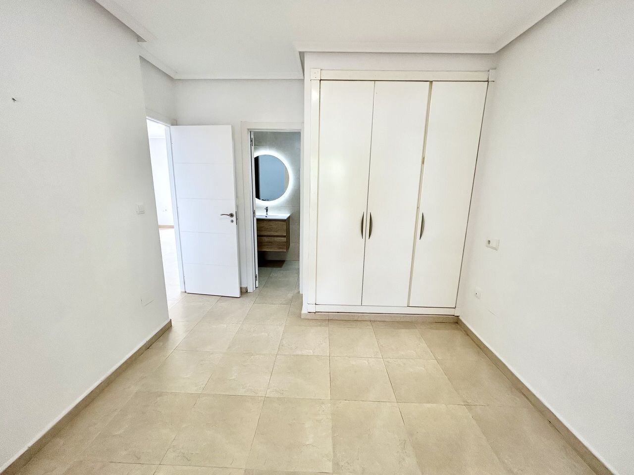 2-Bedroom Apartment in Villamartín-las Filipinas, Orihuela Costa - Image 11