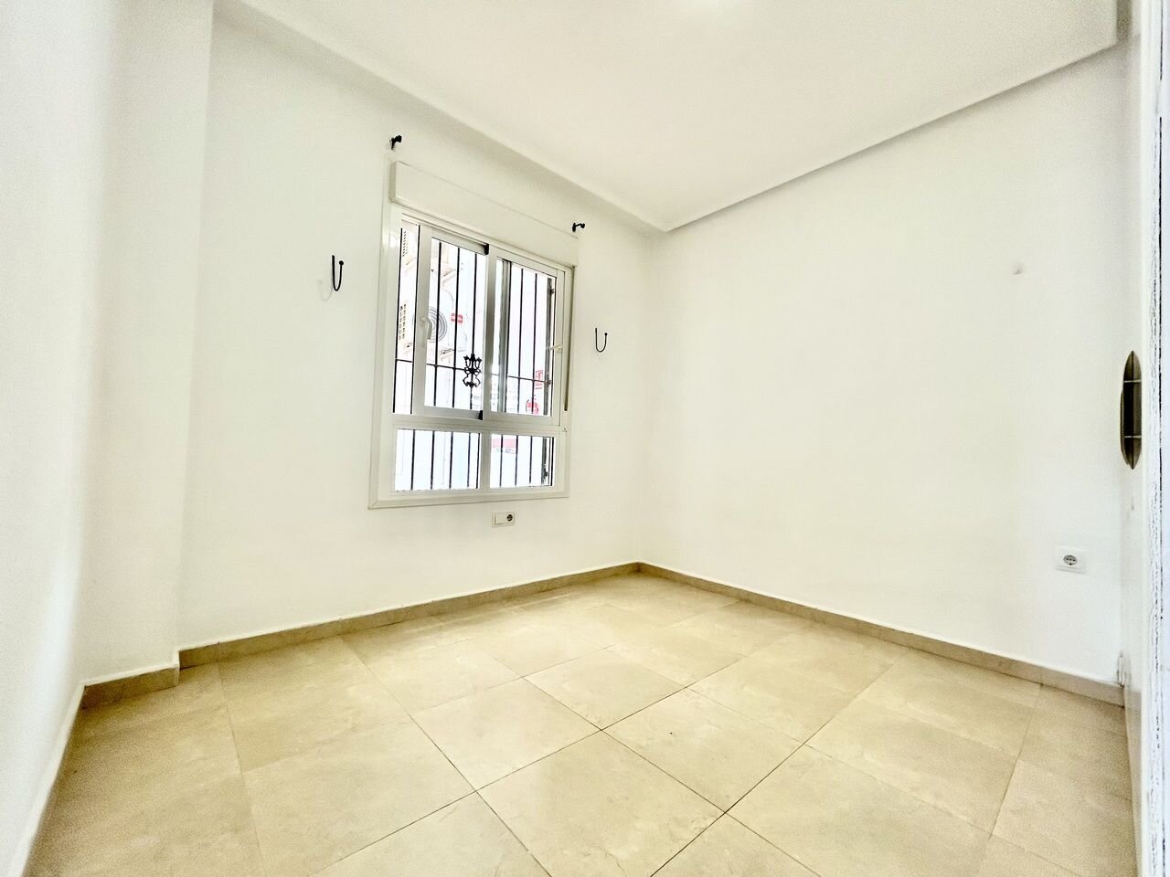 2-Bedroom Apartment in Villamartín-las Filipinas, Orihuela Costa - Image 14