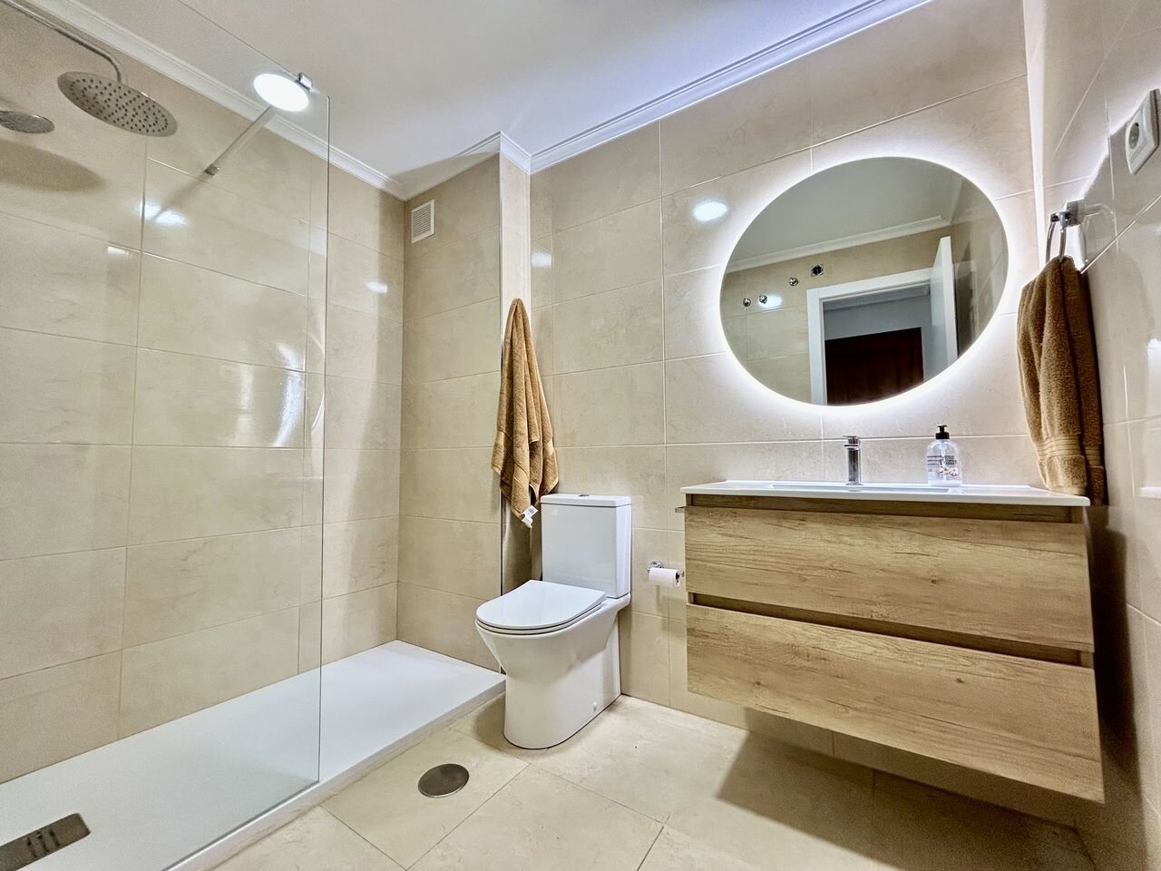 2-Bedroom Apartment in Villamartín-las Filipinas, Orihuela Costa - Image 16