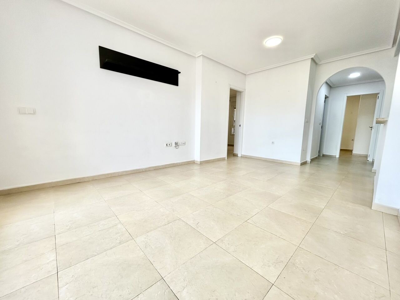 2-Bedroom Apartment in Villamartín-las Filipinas, Orihuela Costa - Image 4
