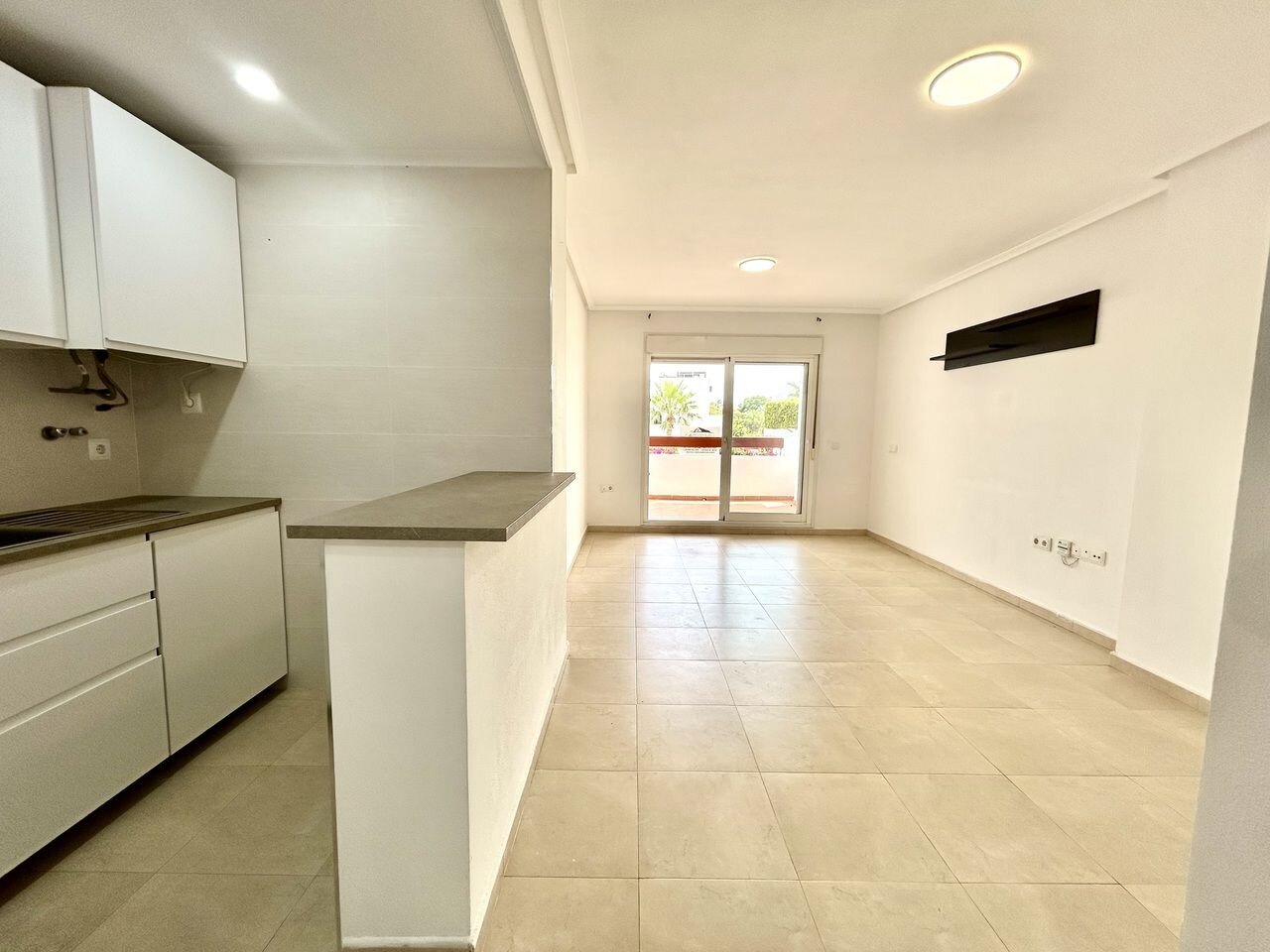 2-Bedroom Apartment in Villamartín-las Filipinas, Orihuela Costa - Image 5