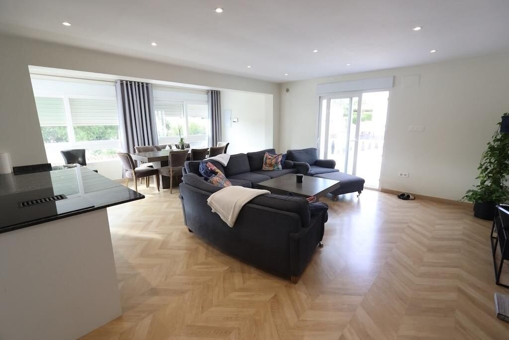 5-Bedroom Villa in Los Balcones - Los Altos del Edén, Torrevieja - Image 11