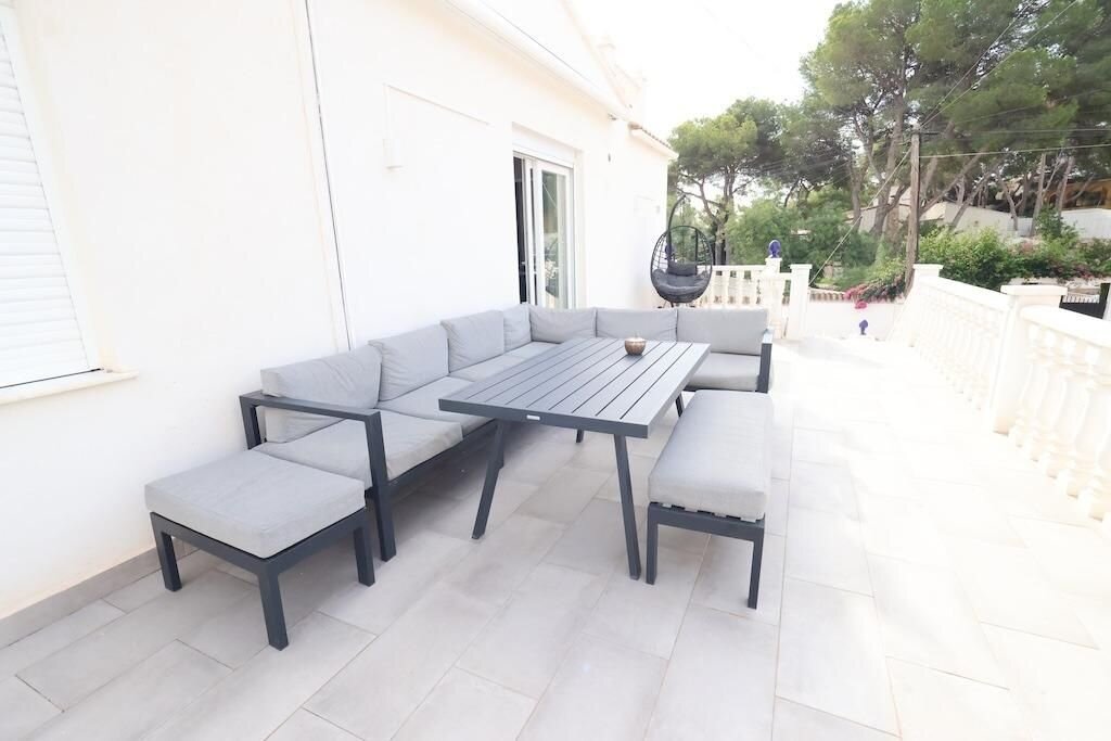 5-Bedroom Villa in Los Balcones - Los Altos del Edén, Torrevieja - Image 2