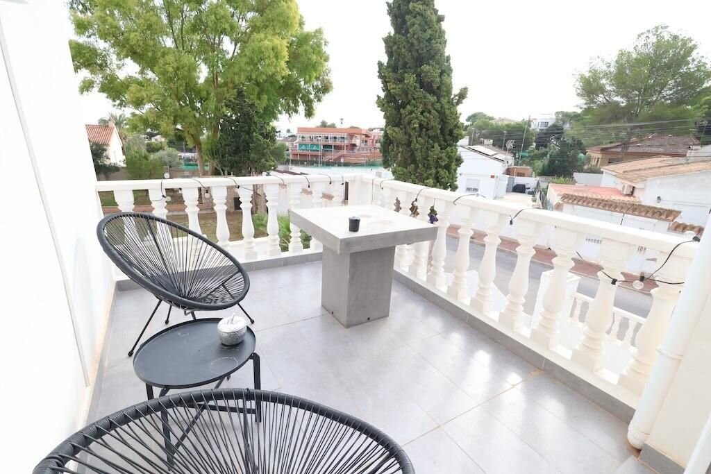 5-Bedroom Villa in Los Balcones - Los Altos del Edén, Torrevieja - Image 22