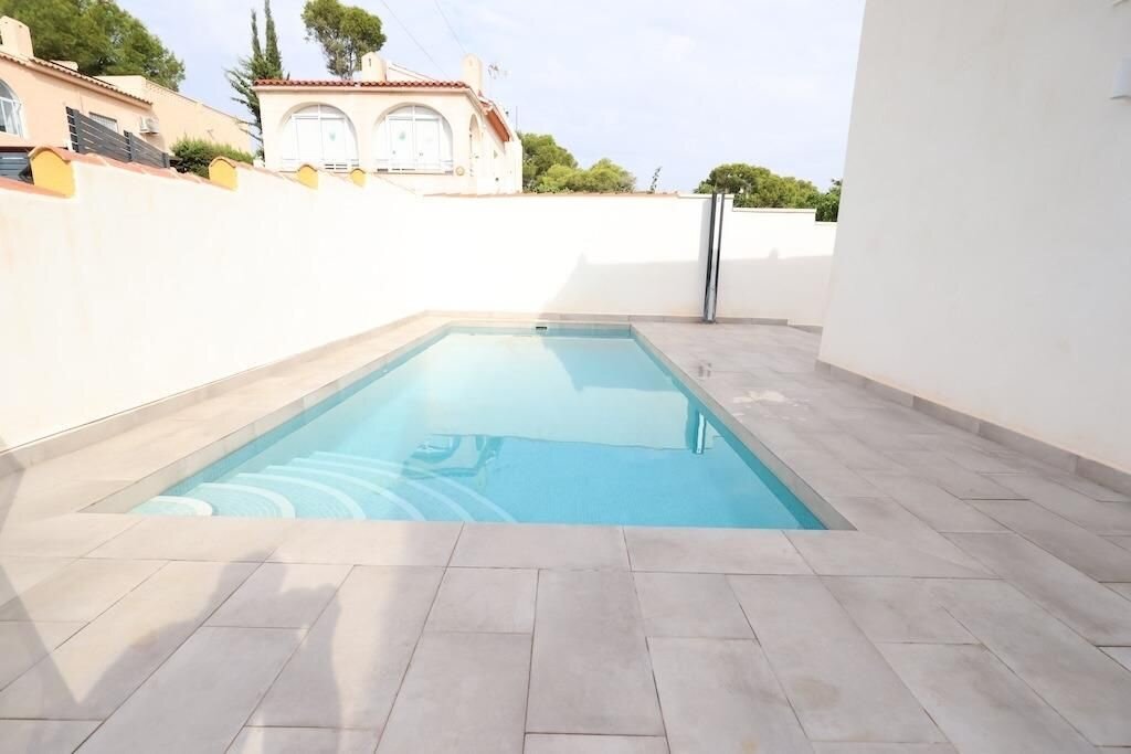 5-Bedroom Villa in Los Balcones - Los Altos del Edén, Torrevieja - Image 25