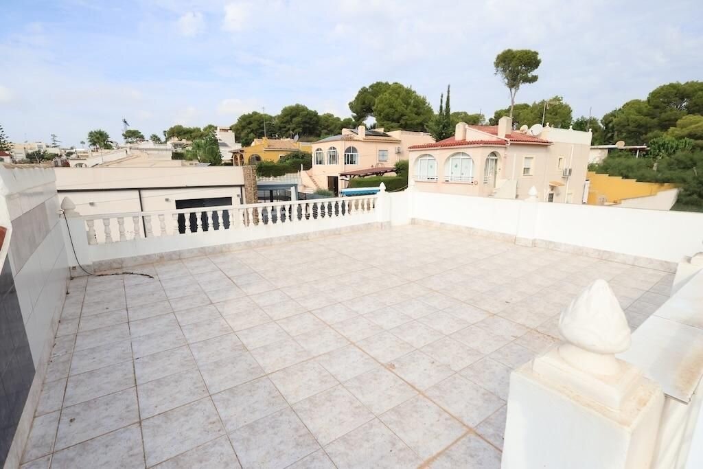 5-Bedroom Villa in Los Balcones - Los Altos del Edén, Torrevieja - Image 27