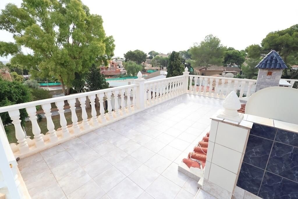 5-Bedroom Villa in Los Balcones - Los Altos del Edén, Torrevieja - Image 28