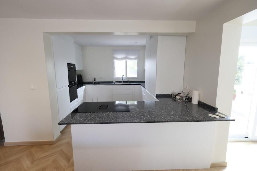 5-Bedroom Villa in Los Balcones - Los Altos del Edén, Torrevieja - Image 4