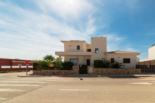 Villa de 4 Dormitorios en Costa Blanca Sur, Los Montesinos