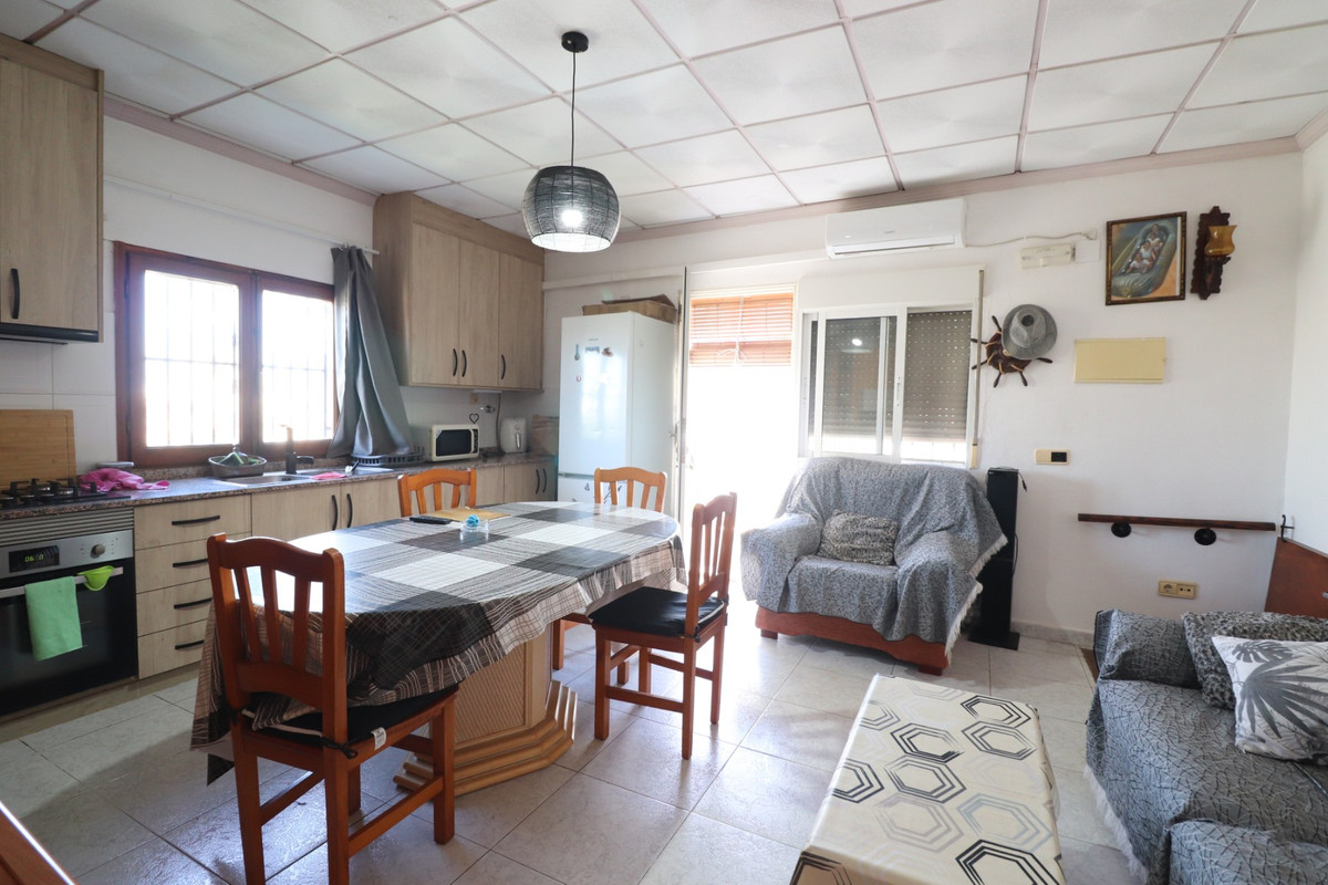 3-Bedroom Townhouse in Benijofar | Sunny Casas - Costa B... - Image 6
