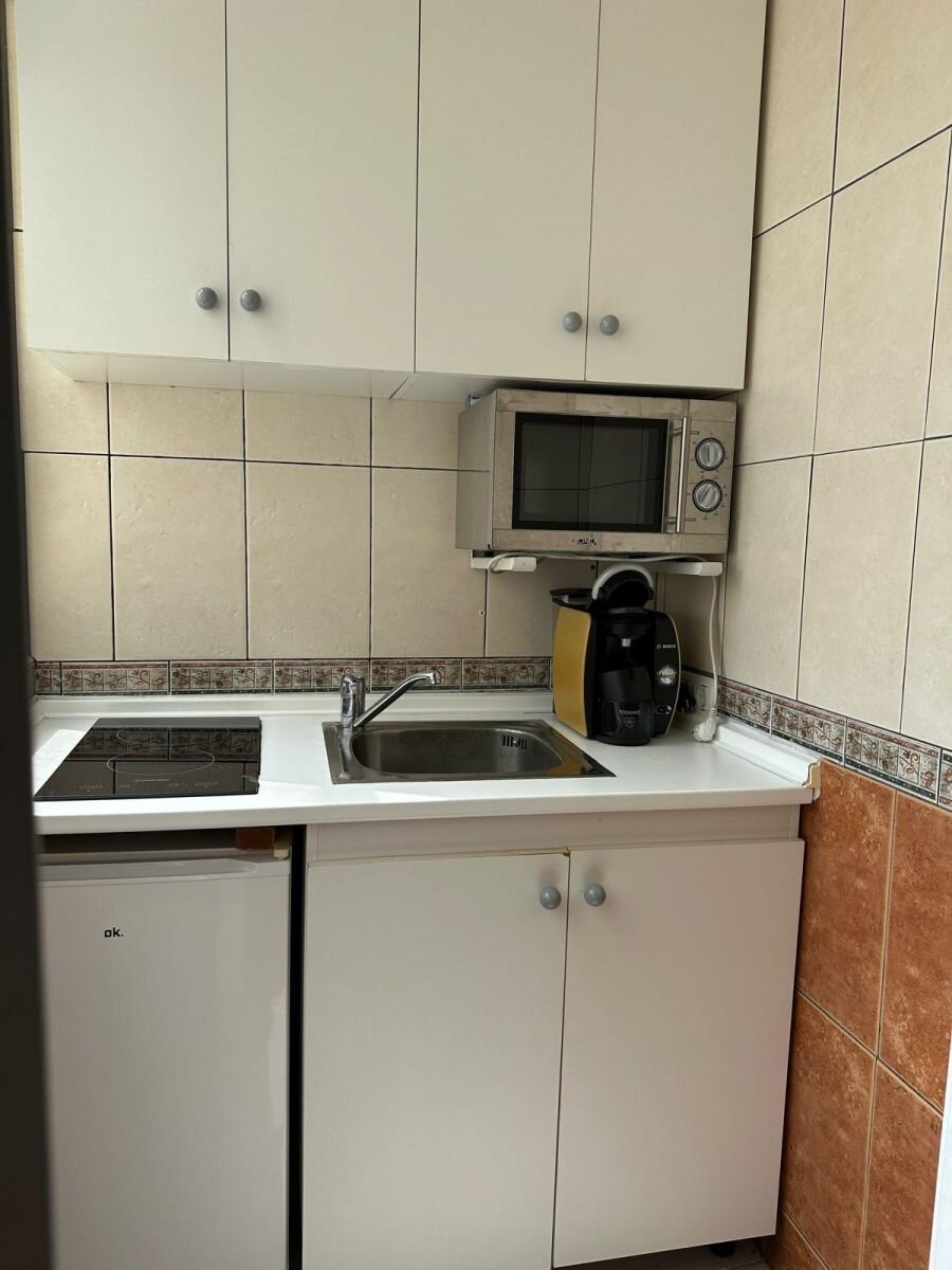 1-Bedroom Apartment in Estacion de Autobuses, Torrevieja - Image 9