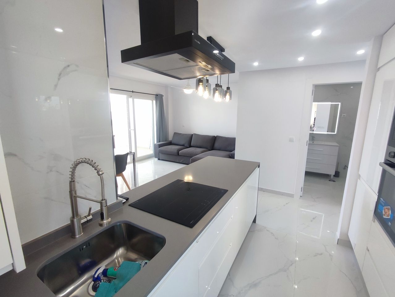 2-Bedroom Apartment in Sucina, Sucina - Image 11