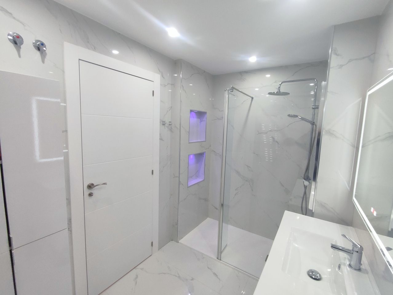 2-Bedroom Apartment in Sucina, Sucina - Image 18