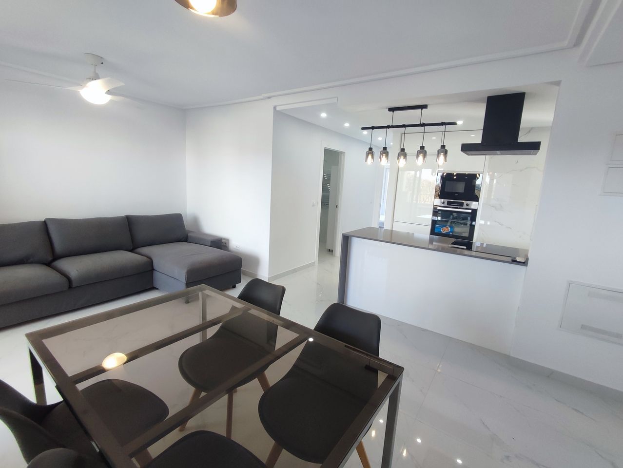 2-Bedroom Apartment in Sucina, Sucina - Image 7