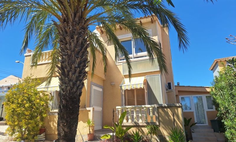 3-Bedroom Villa in San Miguel de Salinas - Image 15