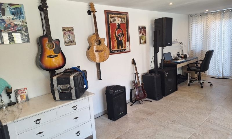 3-Bedroom Villa in San Miguel de Salinas - Image 28