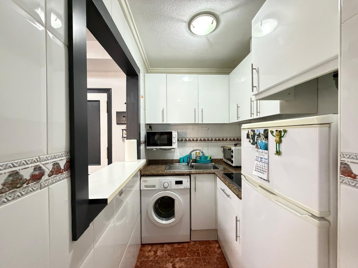 1-Bedroom Middle Floor Apartment in  Torrevieja | Sunny C... - Image 10