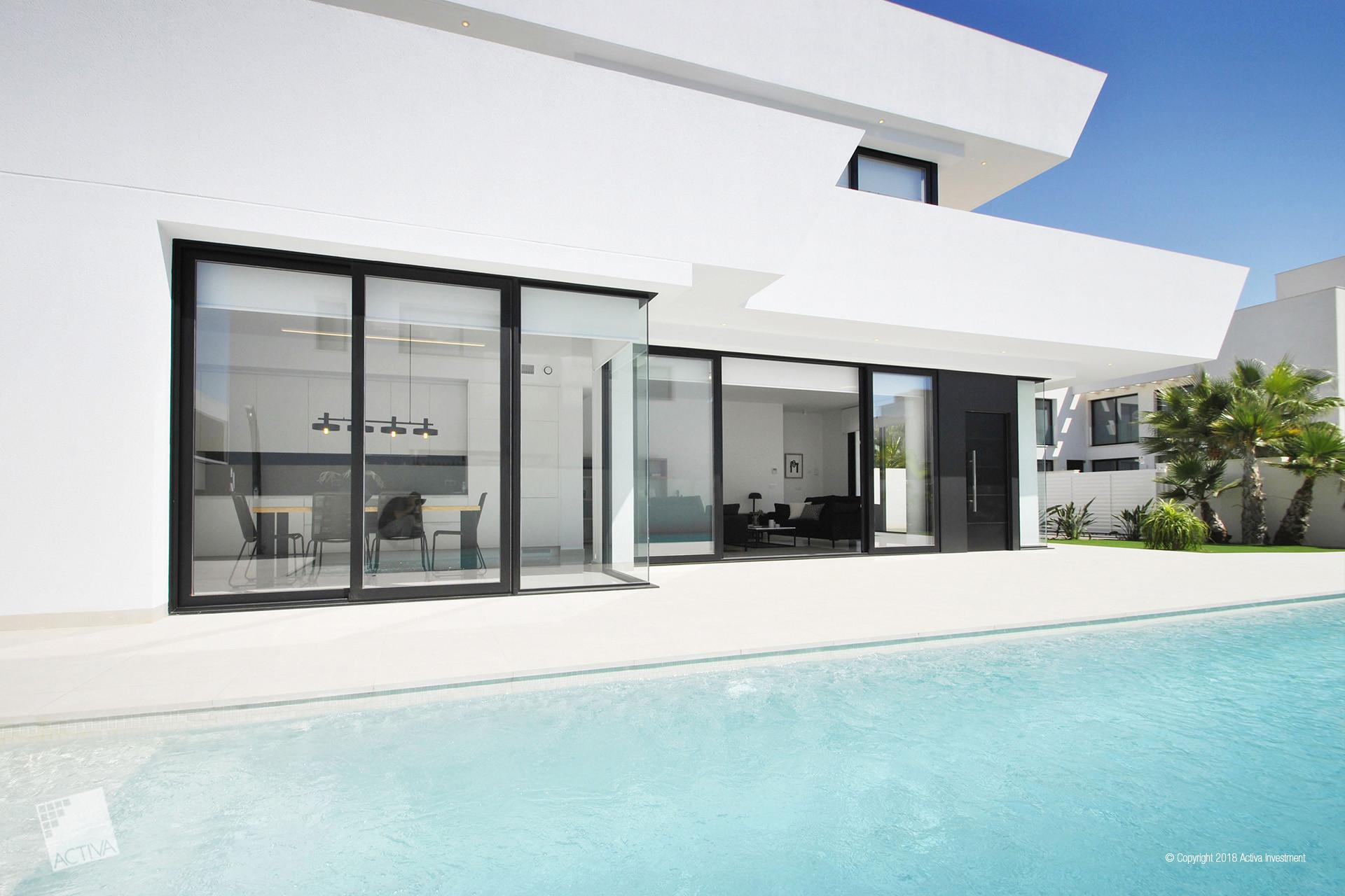 4-Bedroom Villa in Rojales - Image 1