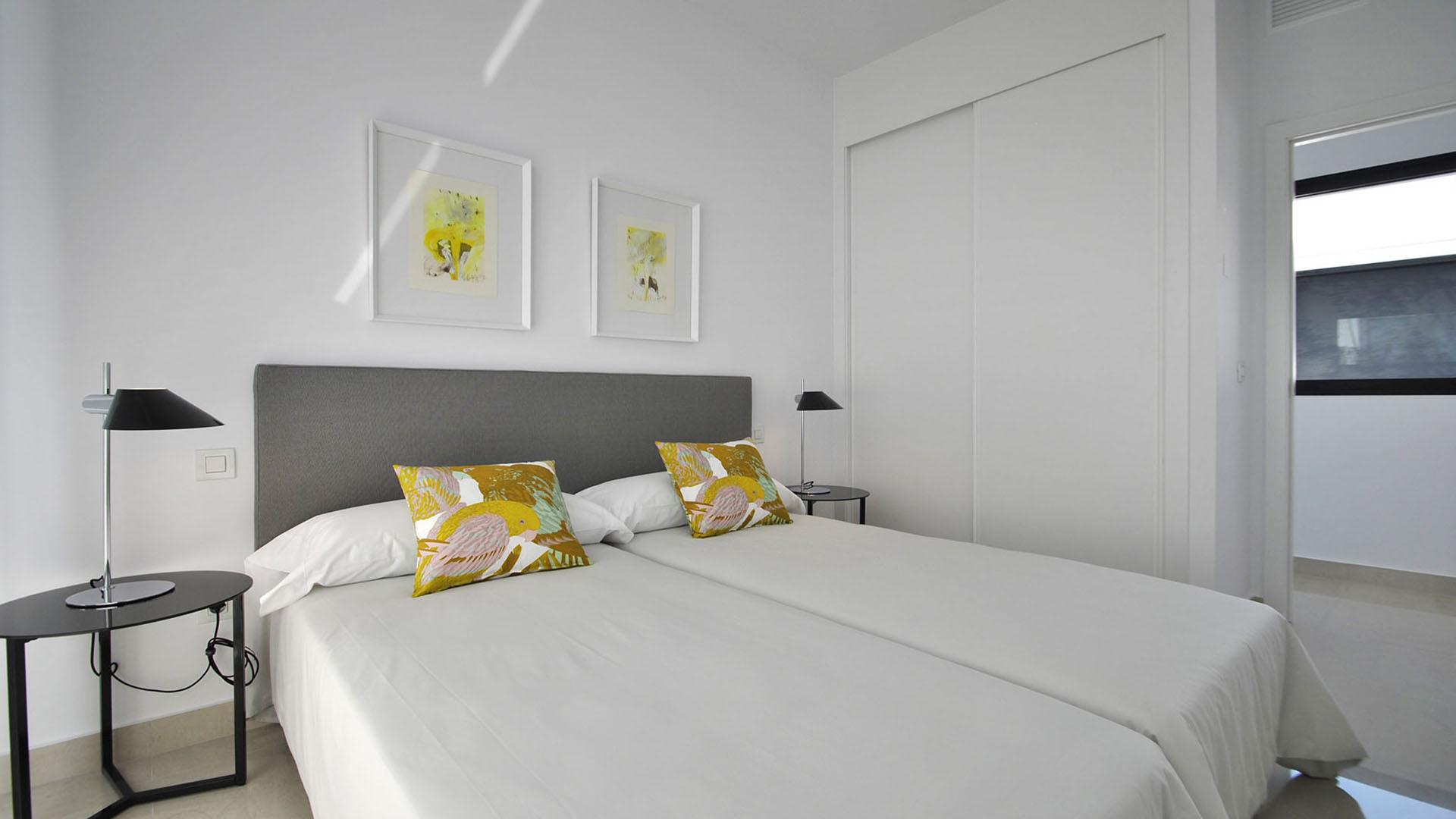 4-Bedroom Villa in Rojales - Image 17