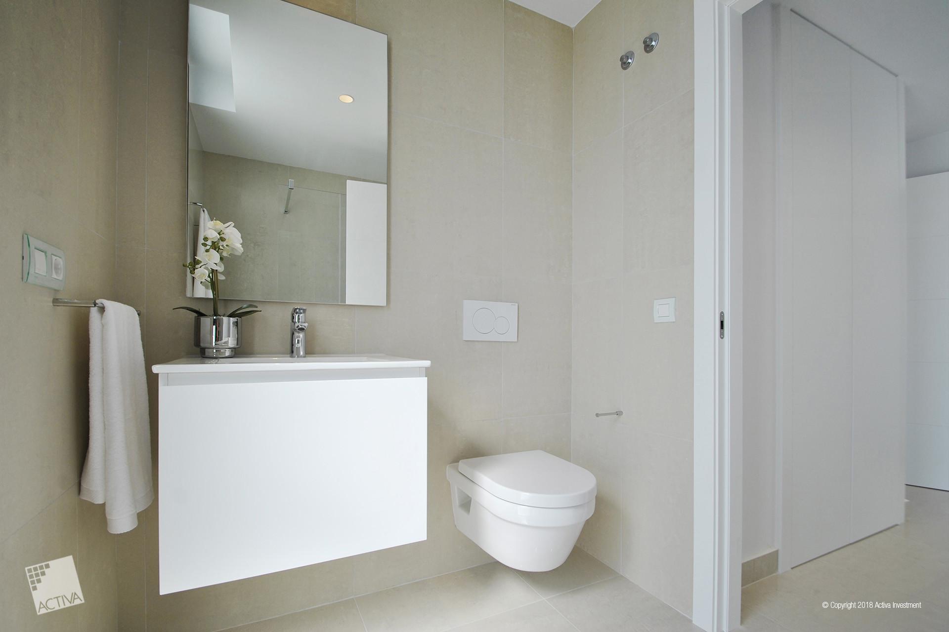 4-Bedroom Villa in Rojales - Image 18