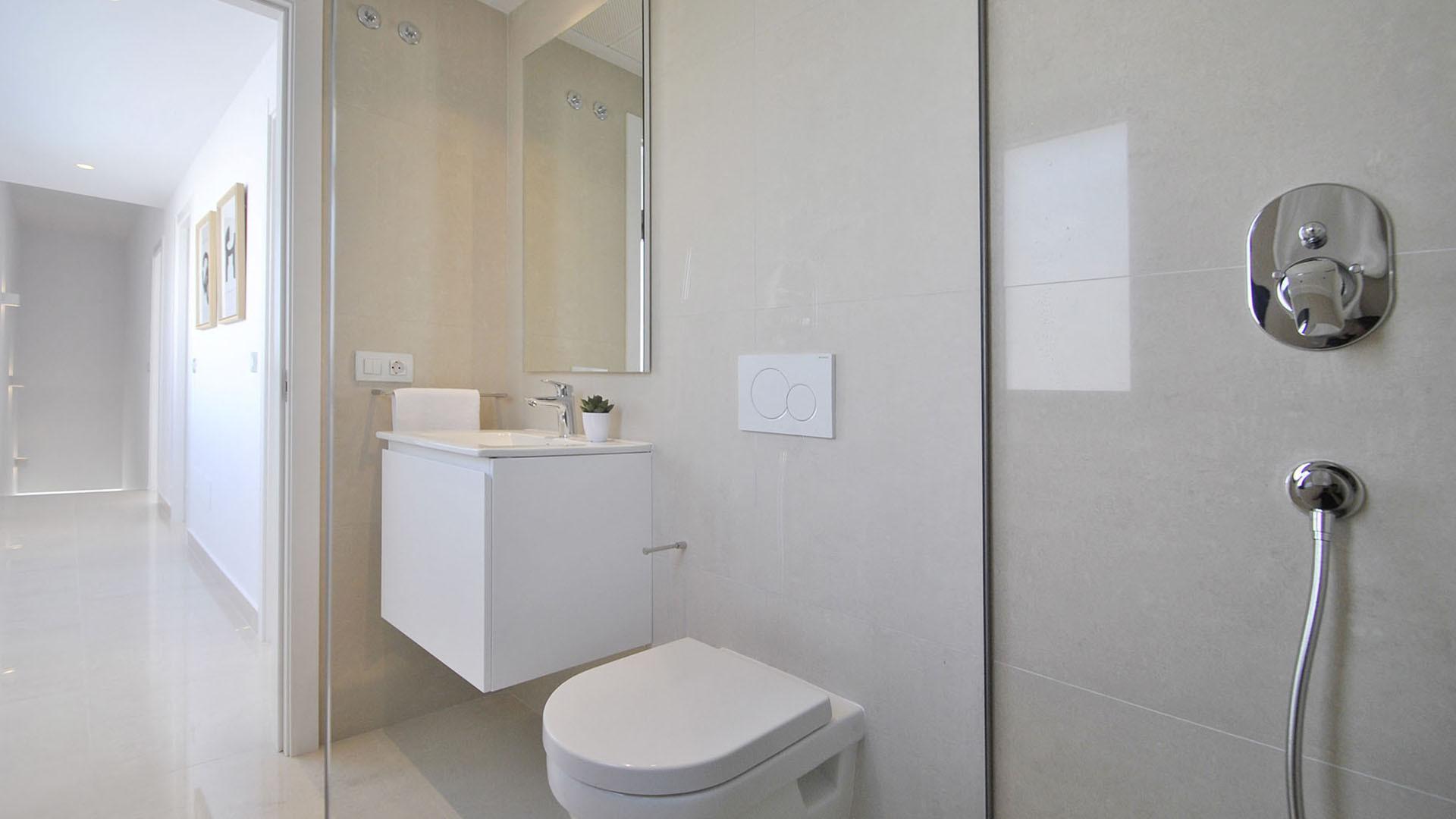 4-Bedroom Villa in Rojales - Image 20