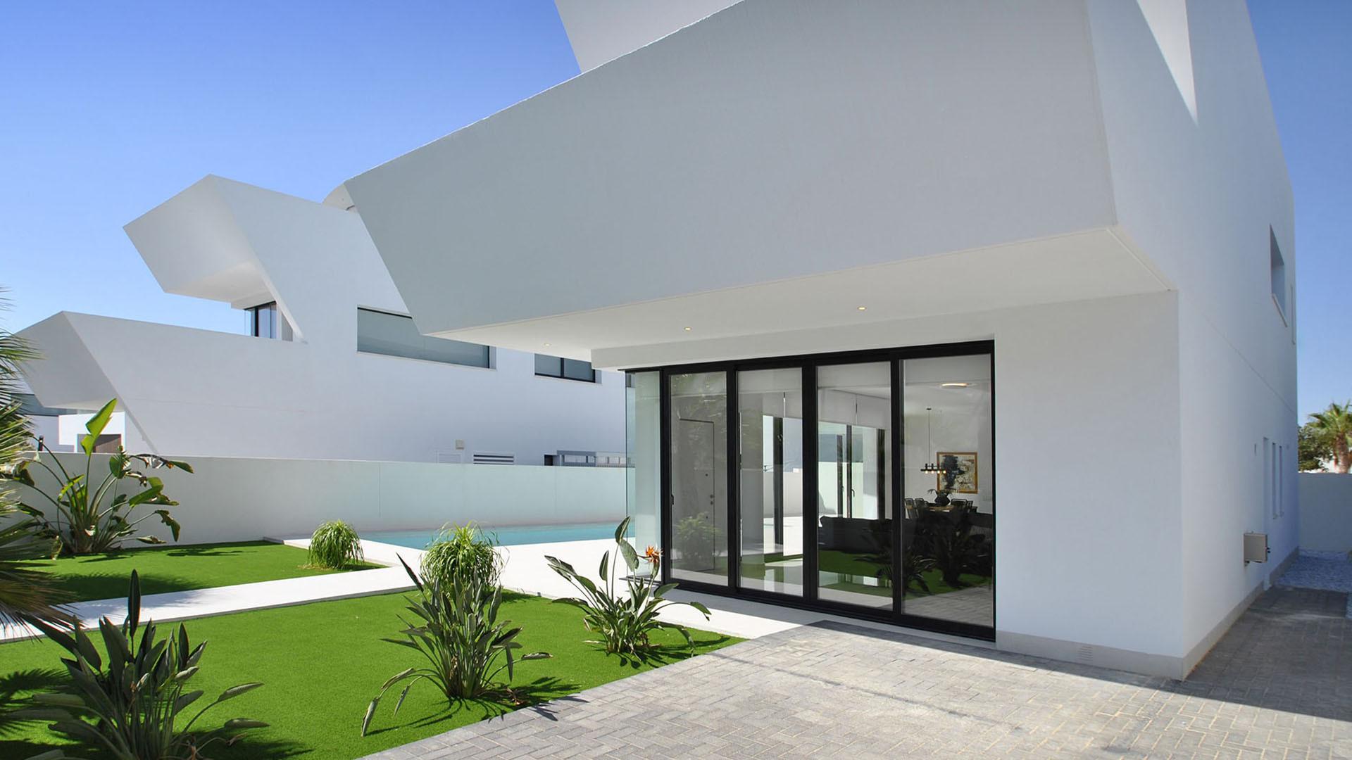 4-Bedroom Villa in Rojales - Image 3