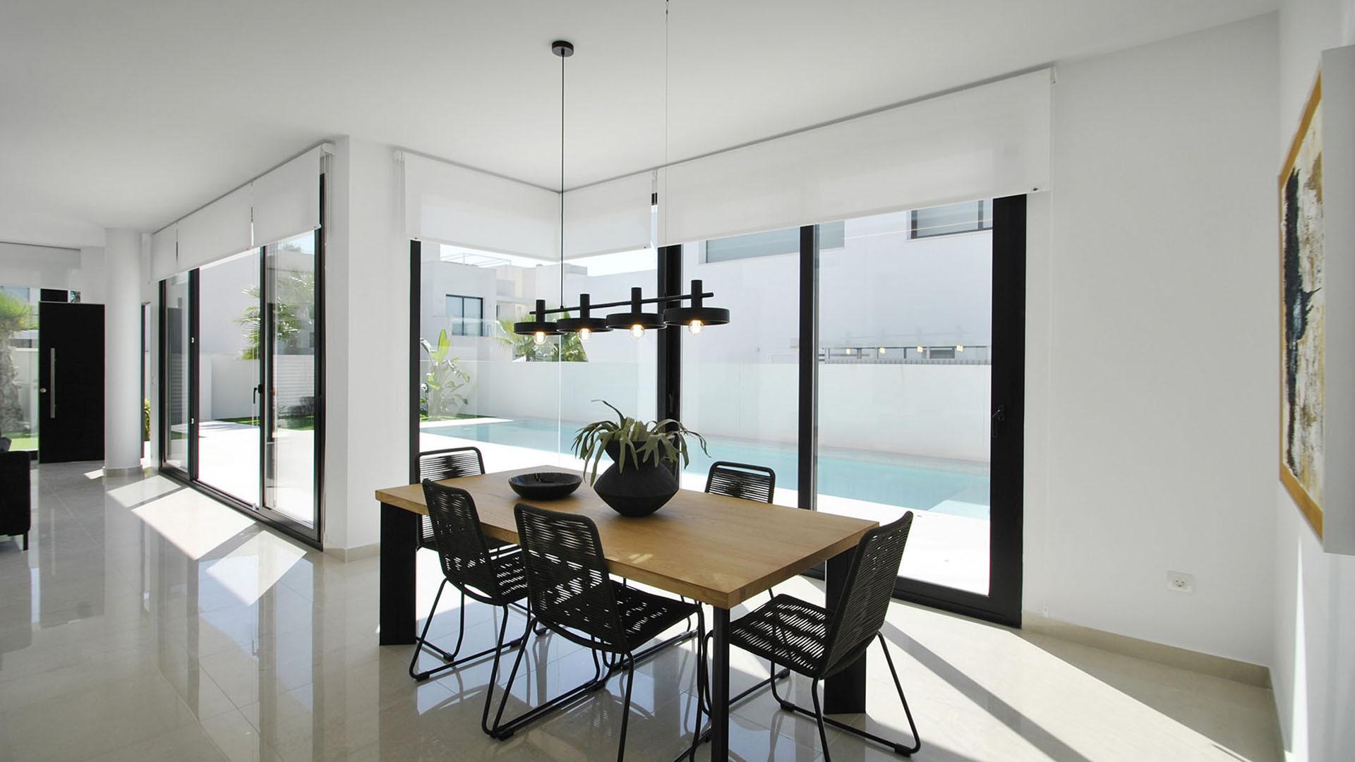 4-Bedroom Villa in Rojales - Image 4