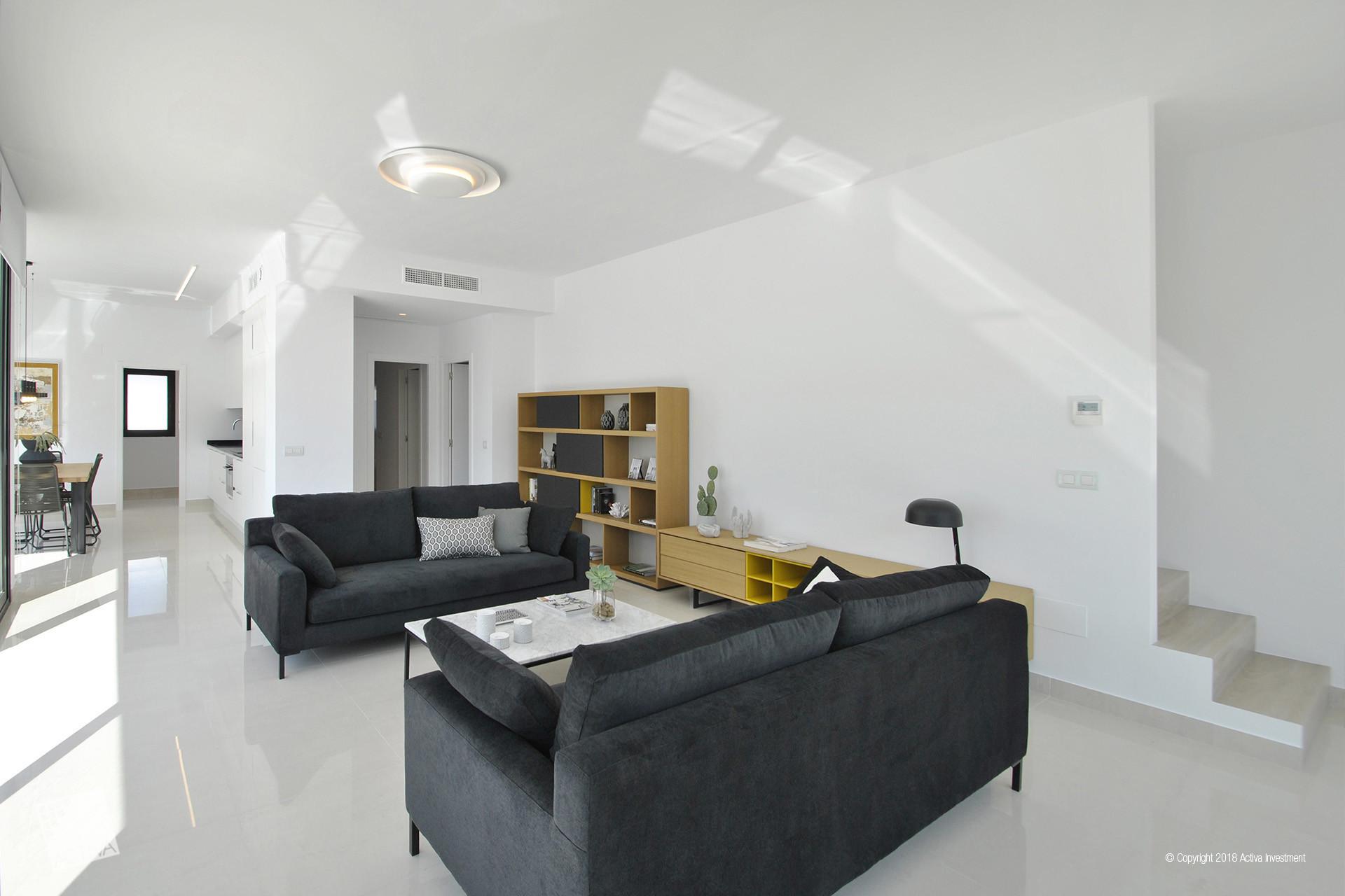 4-Bedroom Villa in Rojales - Image 7