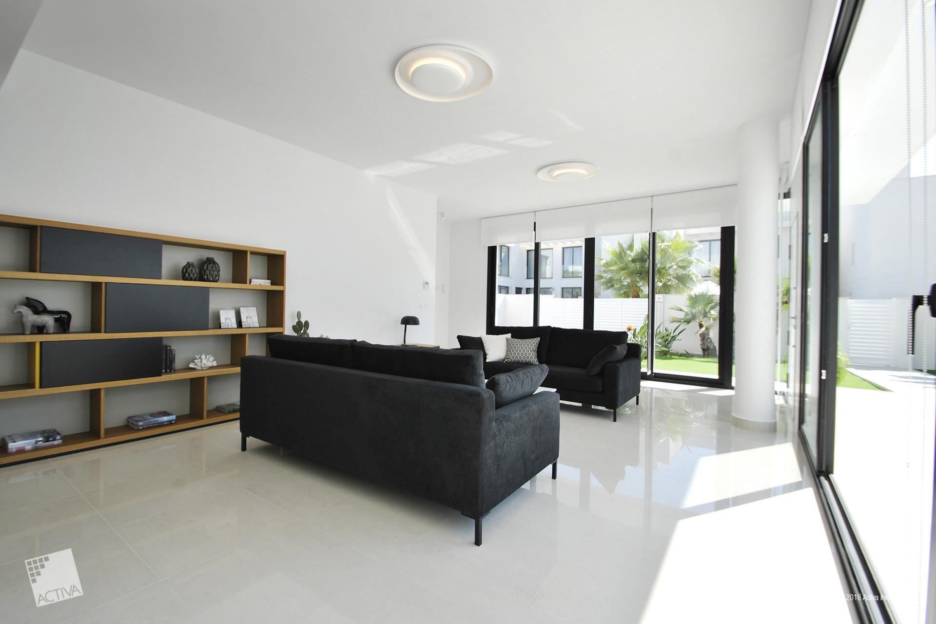 4-Bedroom Villa in Rojales - Image 8