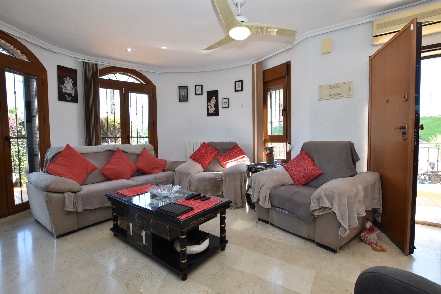 3-Bedroom Villa in Comunidad Valenciana, Algorfa - Image 13