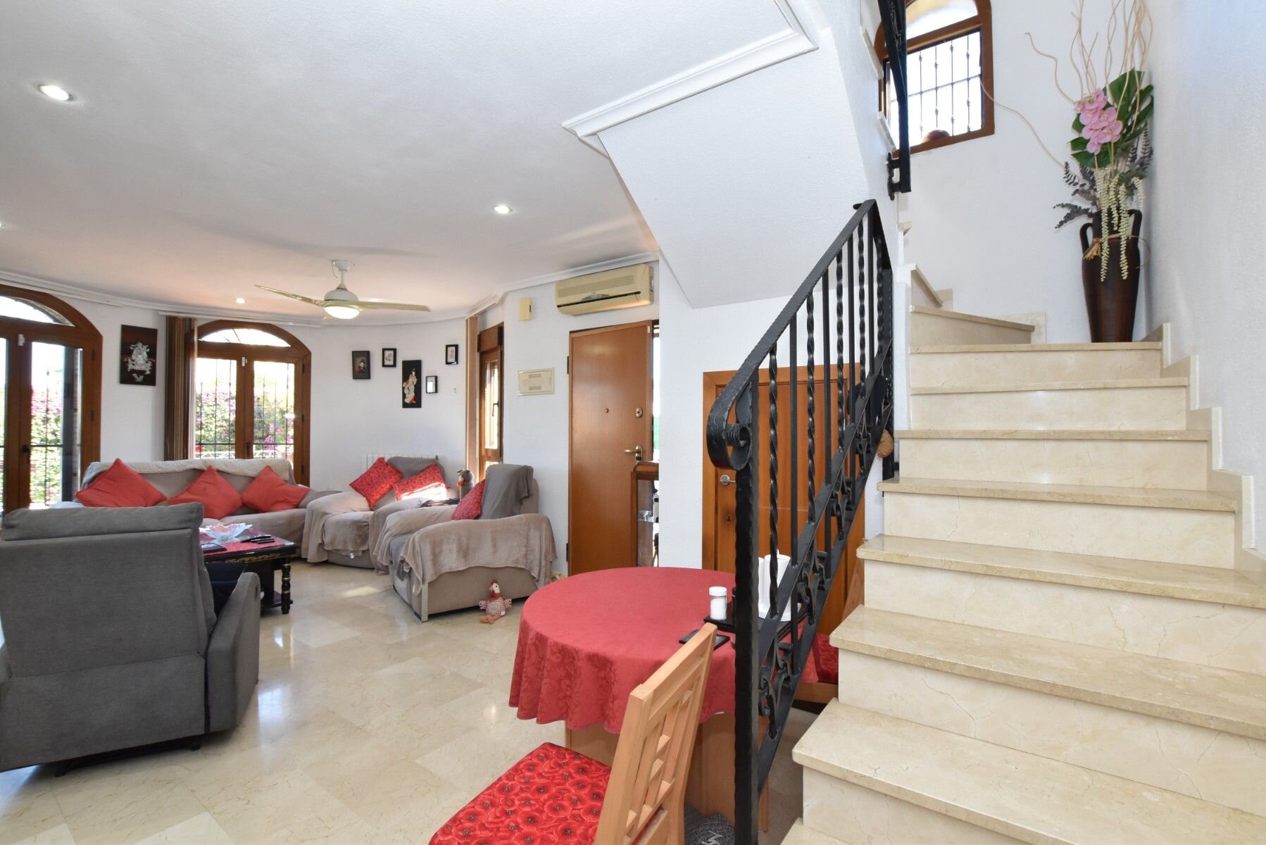 3-Bedroom Villa in Comunidad Valenciana, Algorfa - Image 17