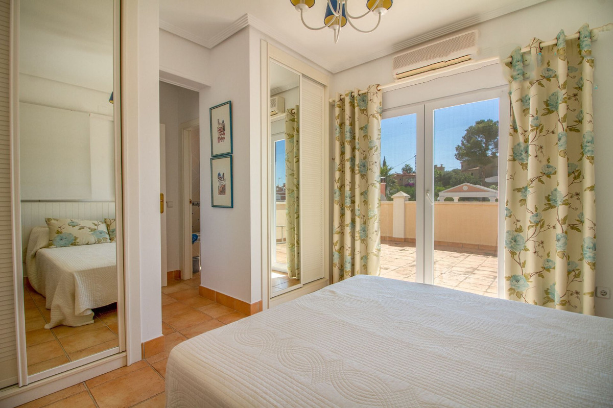 3-Bedroom Detached House in  Calpe | Sunny Casas - Costa ... - Image 17