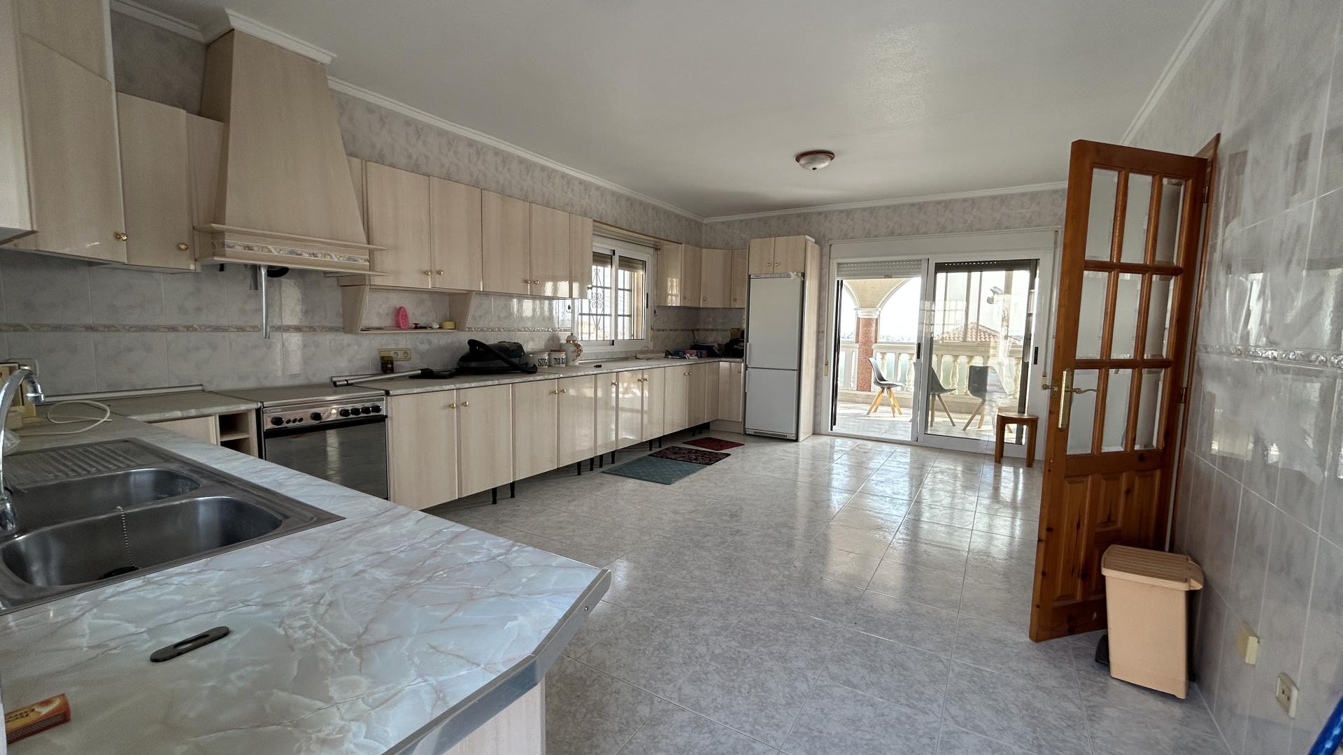 5-Bedroom Villa in Rojales - Image 17