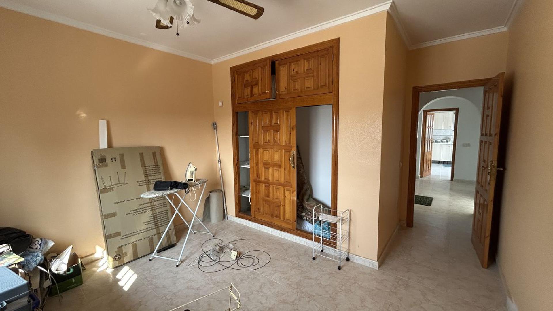 5-Bedroom Villa in Rojales - Image 32