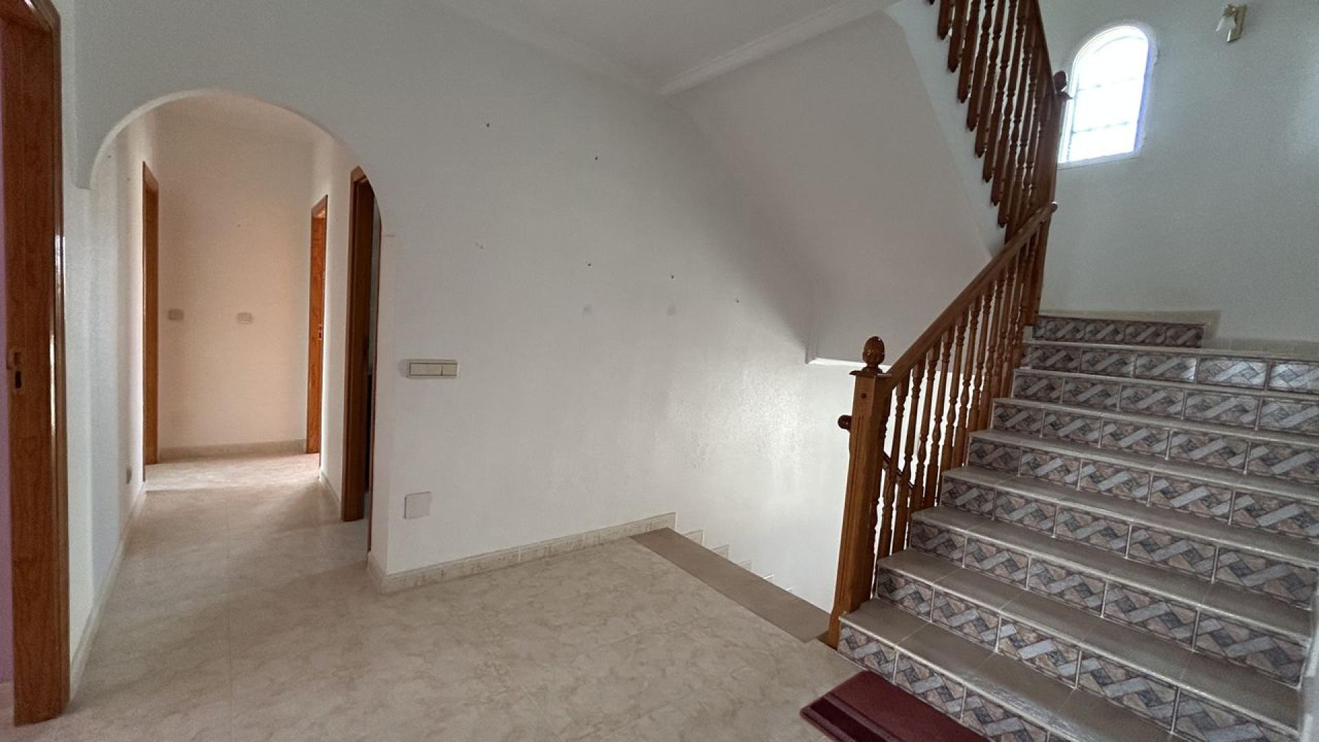 5-Bedroom Villa in Rojales - Image 35