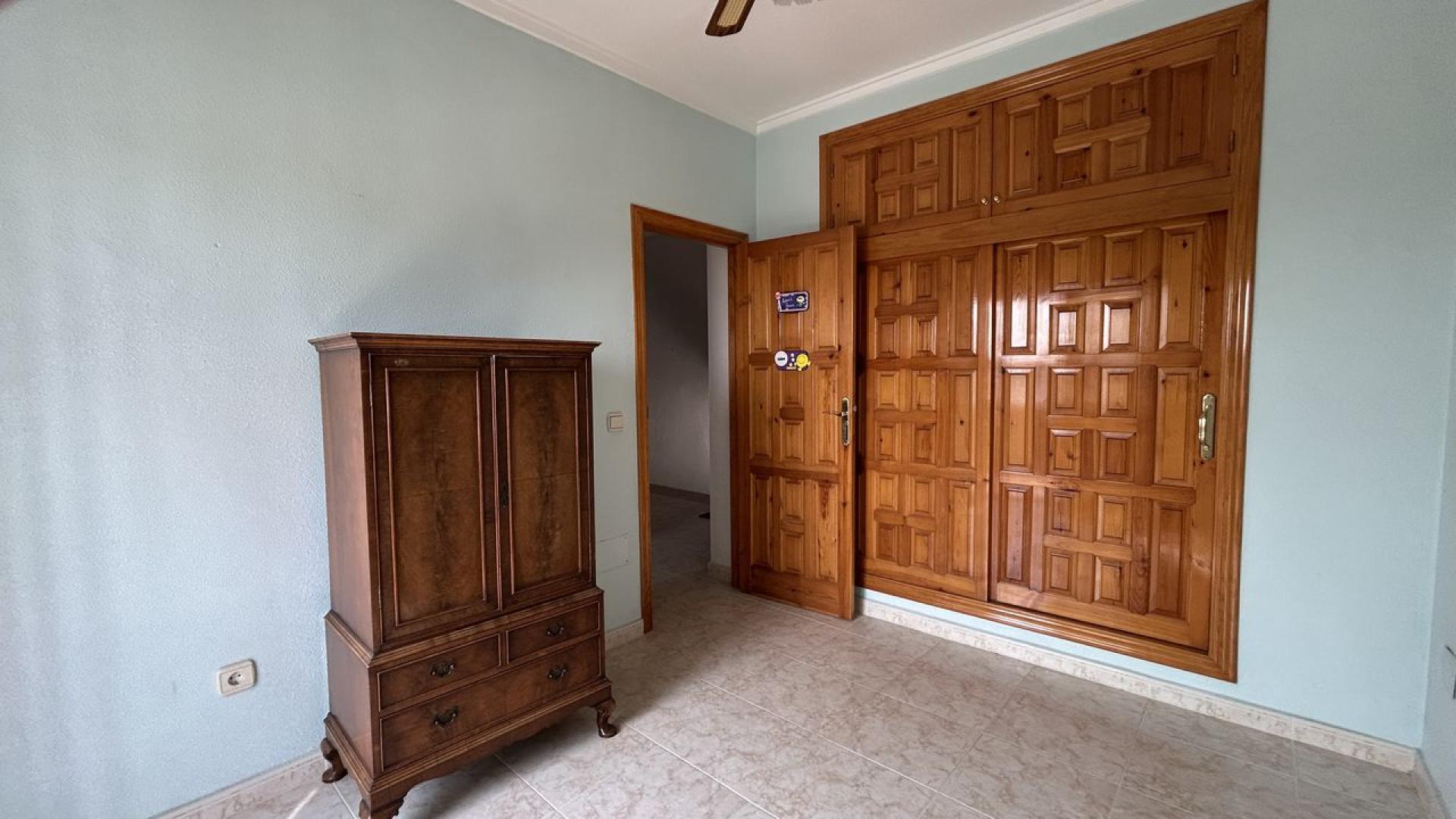 5-Bedroom Villa in Rojales - Image 38