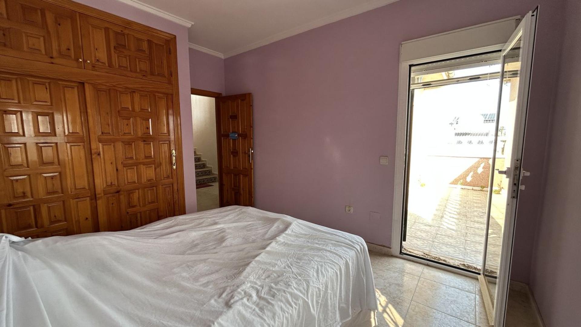 5-Bedroom Villa in Rojales - Image 41