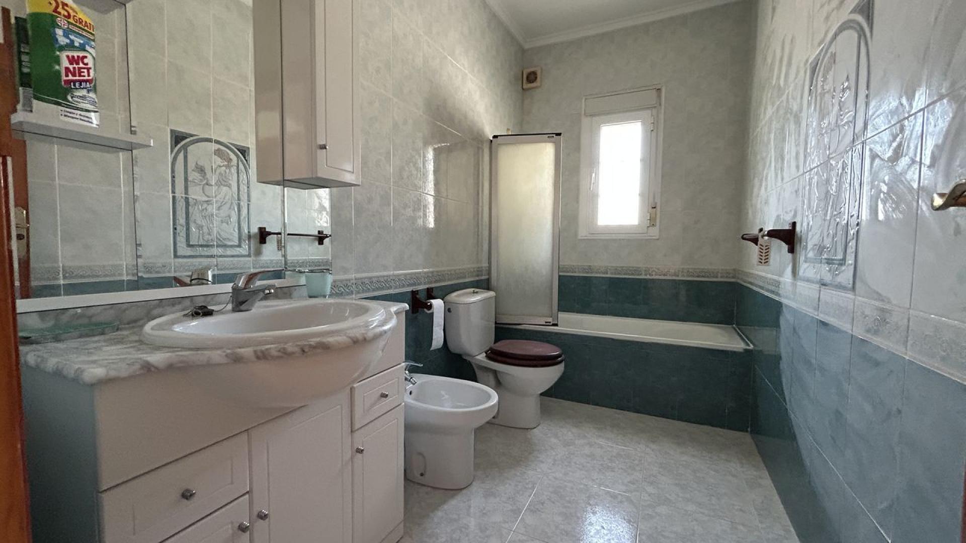 5-Bedroom Villa in Rojales - Image 43